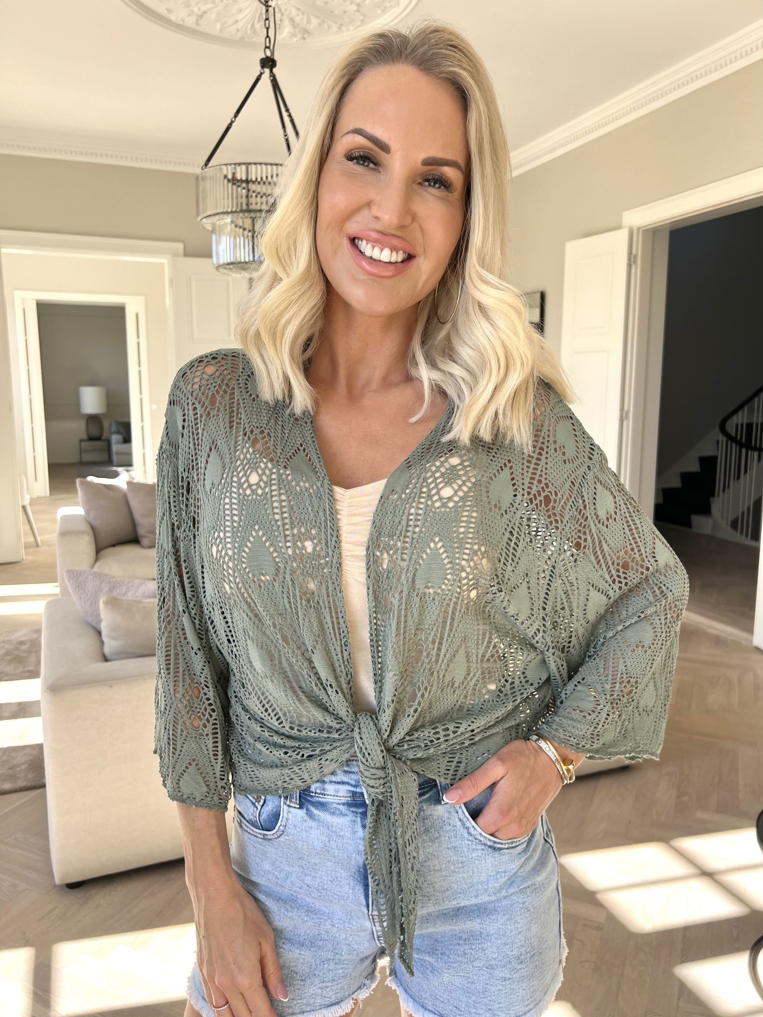 Elly - Let cardigan i viskose med hulmønster